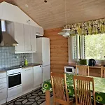 Lappalaisen Lomamoekit Norpparanta شاليه